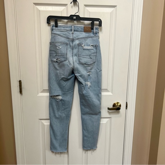 American Eagle Highest Rise Stretch Mom Jeans - size 00 short - Picture 2 of 6